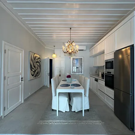 My Crown House, Kastellorizo Port Semesterbostad *