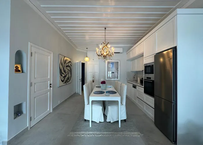 My Crown House, Kastellorizo Port Tatil Evi *